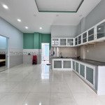Nhà Nguyên Căn Ngay Vincom Võ Văn Ngân, Thủ Đức