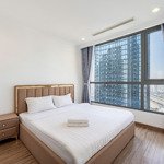 Bán vinhomes central park toà land mark 3 98m2 3pn giá 14 tỷ đã có sổ, view lm81
