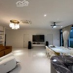 Biệt Thự Góc 2Mặt Tiềntrần Doãn Khanh Q.1 Dt( 13 X 18M) Cn 250M Giá Bán 135 Tỷ Thương Lượng.