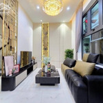 Cần bán nhà đường phan châu trinh vị trí đẹp, giá rẻ.