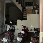 Tả:+ Thiết Kế Tầng 1 Sân Để Xe, Phòng Khách, Bếp, Wc. Tầng 2 Gồm Hai Phòng Ngủ + Wc. Tầng 3 Hai Phò