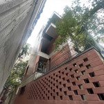 Bán Nhà Ngõ 20 Tô Ngọc Vân - Tây Hồ ,Biệt Thự Siêu Hiếm ,Tuyệt Đẹp. Diện Tích: 135M2,Mt:11M,Giá: 75Ty