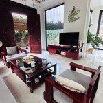 Bán Biệt Thự Phố Cổ Linh - Diện Tích Rộng - Tương Lai Ra Mặt Đường 17M