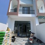 Nhà Mới 1 Lầu 1 Trệt Sổ Riêng Thổ Cư 100% Cách Chợ Thạnh Phú 200M