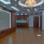 Bán căn hộ chung cư 3pn, 2wc, 135m2 tại hoàng đạo thúy, cầu giấy, giá siêu hời 9 tỷ. lh 0944928865