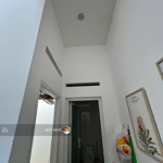 Chỉ với 16 tỷ có ngay nhà mặt tiền 3 lầu đường đất thánh, tân bình (4.2x27m) cn:113m2