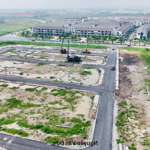 Bán cho khách ngoại giao căn nhà phố.