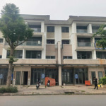 Cần bán nhà 7x17m, mặt tiền trục chính 24m đối diện tòa căn hộ, kinh doanh tốt, cho thuê dễ dàng
