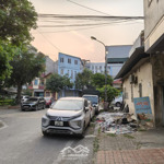 đẳng cấp - phân lô tại giữa trung tâm quận - vỉa hè ô tô tránh - view vườn hoa - view hồ - lô góc