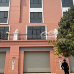 Siêu phẩm shophousediện tích108m2,mặt tiền6m ở cạnhtrung tâm thương mạivincom mega mall - vinhomes vũ yên, kd sầm uất.