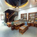 Bán nhà nguyễn văn cừ ngọc lâm dt: 68m2 - 6 tầng - thang máy, full nội thất 12,75 tỷ