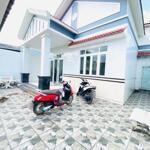Cho thuê nhà lầu sân rộng kdc hồng loan đối diện bến xe mới cần thơ