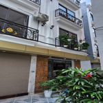 Duy nhất 1 căn gần ngã tư cổ linh - chợ thạch bàn! 32m - 5 tầng - ô tô vào tận cửa chỉ 5,7 tỷ