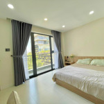 Căn hộ ban công full nội thất đảo kim cương q2