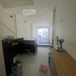 Mặt tiền 4,5x17m 3 lầu suốt, làm showroom, vp, cty studio giá 27tr/tháng