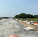 Giảm Giá Bán Đất Ven Sông Vàm Thuận, Diện Tích 1200 M2, Thích Hợp Làm Sân Thể Thao