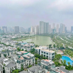 Gia đình tôi bán ch studio vinhomes green bay mễ trì, view hồ, hướng mát, full nội thất, 1,9 tỷ