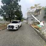Chủ cần tiền bán gấp lô đất ở khu hồ hoà lạc, cách cnc 200m lh 0369532826
