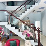 Chủ giảm mạnh nhà 525, ngay chợ chánh mỹ cách bạch đằng 2 phút giá: 3 tỷ 390 triệu. hướng tây