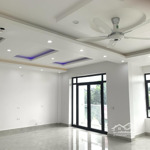 Chính chủ nhà mặt phố 353, mới đẹp cho thuê giá cao, bán 13,5 tỷ, 190.5m2, 5pn, 5wc, 3 tầng, đông