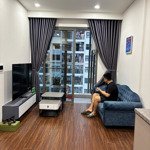 Cho thuê căn hộ 1.5pn giá tốt 7.5tr full đồ khu có bể bơi bốn mùa khu mới bàn giao lh: 0909934237