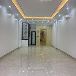Bán Nhà Cầu Giấy, 40M2,6T, Thang Máy, 10M Ra Ôtô, Trước Nhà Sân 3,5M,Để Xe Thoả Mái, Hơn 11Tỷ Có Tl