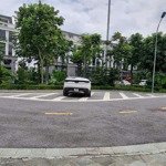 Lô góc, biệt thự eastern park 2, thạch bàn, lb, dt 280 m, 4 t, mt 20 m, giá 44 tỷ 9, vỉa hè, ô tô