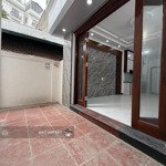 Bán nhà 5 tầng thạch bàn, 1 căn xây độc lập, sân cổng riêng, ô tô ngay cổng