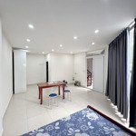 Bán Nhà Phân Lô Nghĩa Tân, Vỉa Hè, Ôtô Tránh, Kinh Doanh Đa Dạng, 56M2 Dân Xây Chắc Chắn. Hơn 18Tỷ