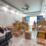 Bán nhà phố hoàng văn thái - kinh doanh bất chấp mọi mặt hàng - dt 96m2 rộng thoáng - thang máy