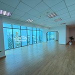 Văn Phòng Sẵn Fitoutdiện Tích142M2 Giá Tốt Đường Cách Mạng Tháng 8, Quận 3, View Cửa Sổ Nhiều Ánh Sáng