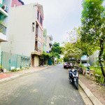 đầu tư giữ tiền, bán đất tái định cư giang biên, view vườn hoa, dt 90m2, mt 5.8m. phân lô vỉa hè
