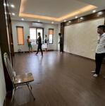 Cho thuê văn phòng 50m2 mỗ lao, ô tô đỗ cửa, mới đẹp sạch sẽ giá 6tr/tháng.