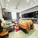 Bán nhà 7 tầng bồ đề lô góc, gara thang máy, full nội thất, cạnh công viên, tiện ích đầy đủ