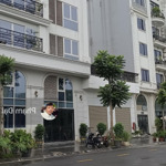 Chuyển sang đức ở, cần bán gấp nhà ngọc thụy, 175m x mt 9.5m, ôtô vào nhà, kd/ phân lô đều ok