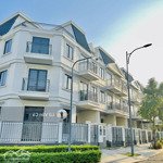 Lakeview city bán nhanh nhà phố góc sân vườn dt 128m2 1 trệt 3 lầu giá bán 19 tỷ lh 0907860179