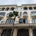 Chà là 13 diện tích 70m2, mặt tiền 5m ngay cạnh công viên nội khu chủ thiện chí bán