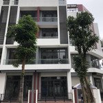 Chính chủ cần tiền bán shophouse view công viên, 77m2, xây 5t, có thang máy, 16 tỷ lh: 0988 970 692