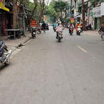 Bán nhà mặt phố nghĩa tân - kinh doanh sầm uất - ô tô dừng đỗ ngày đêm - 65m2 mặt tiền rộng - 18 tỷ