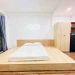 Phòng Ban Công Full Nội Thất Quận 4