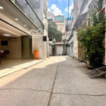 Bán nhà nát tại bùi thị xuân, 3,9 tỷ, 45m2, khu dân cư an ninh, nhiều tiện ích, sổ sẵn, bớt lộc