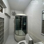 Cho thuê nhà 2mthẽm xe hơi212b nguyễn trãi, p.nguyễn cư trinh, q.1