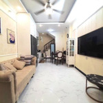 Chính Chủ Cần Cho Thuê Nhà Riêng 30M2 5 Tầng 3 Ngủ Tại Đống Đa, Hà Nội