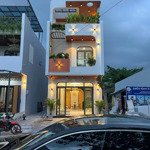 Cần bán nhanh nhà mới xây 1 trệt 2 lầu 5x30 full nội thất ngay trung tâm bình dương