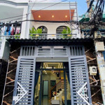 Chủ nhà cần dòng tiền kinh doanh, bán nhanh căn nhà thiết kế đẹp, sau lưng trường học tân quý tây