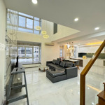 Cho Thuê Penthouse Sky Garden 3 Phú Mỹ Hưng Lầu 15, 200M², 3 Phòng Ngủgiá 1.500 Usd/Tháng