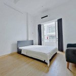 Thuê Phòng 35M2 Ban Công Rộng Máy Giặt Riêng Full Nt Tại Nguyễn Văn Thương. Liên Hệ 0373703851 Phúc