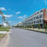 Bán nền D1 trục chính lộ 30m KDC Hồng Loan . Nền đẹp , không vướng cống trụ . Hướng TN . Sổ hồng