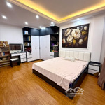 Nhà Đẹp Tây Sơn - Thông Trần Quang Diệu Ô Tô Đỗ Cổng - Gần Phố - 6 Tầng -Mặt Tiền6.2M