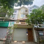 Cho thuê nhà lk làng việt kiều, khu đô thị mỗ lao, nguyễn văn lộc. dt 80m2, nt 5m, 4 tầng. giá 27tr
